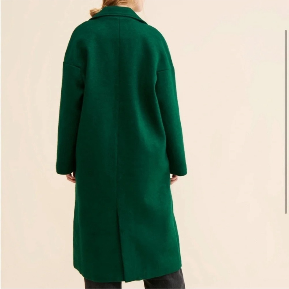 New Line and Dot Elegant Green Coat - Picture 2 of 11